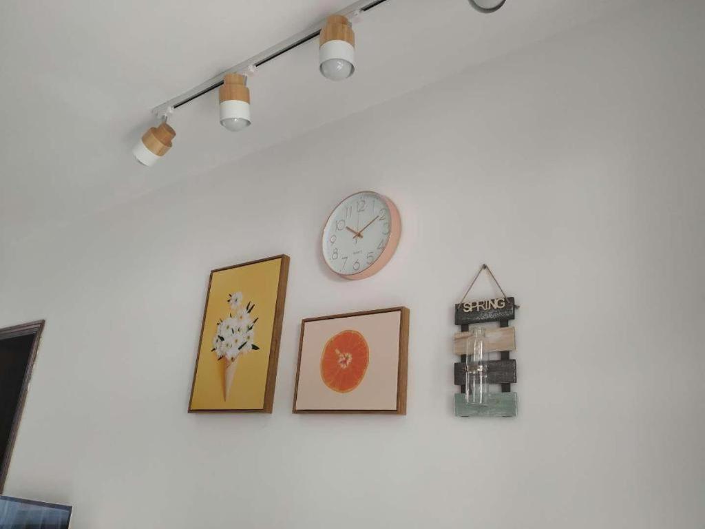 Dali Four Seasons Hostel Экстерьер фото