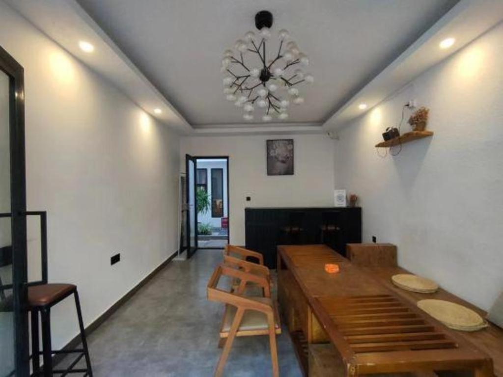 Dali Four Seasons Hostel Экстерьер фото